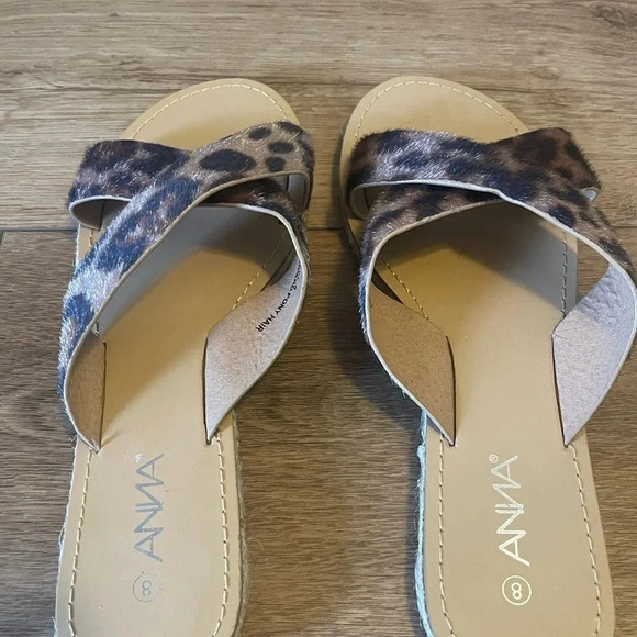 Anna women’s slide in Sandals leopard print pony hair cross cross flats new - Picture 5 of 6